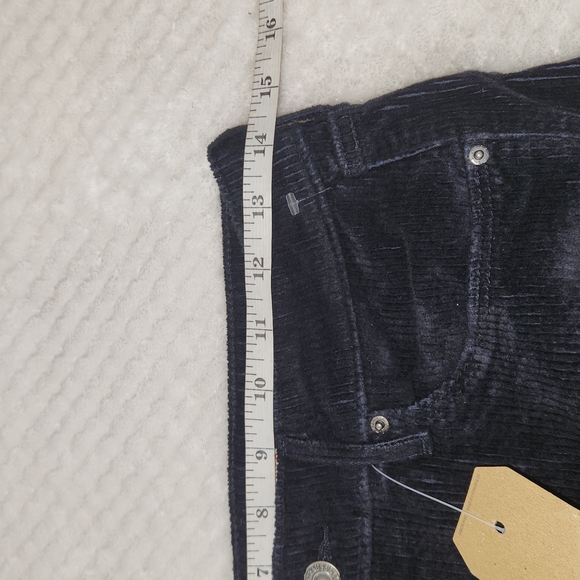 LEVI'S CORDUROY WOMENS JEANS CLASSIC MID-RISE SKINNY  SIZE 28×30 BLACK COLOR NEW - Picture 11 of 15